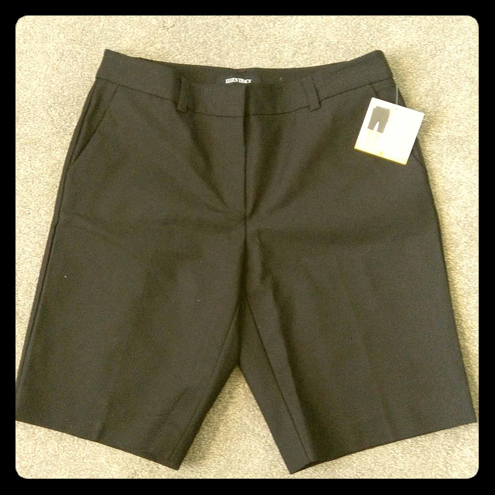 Ellen Tracy Black Board Bermuda Shorts, NWT